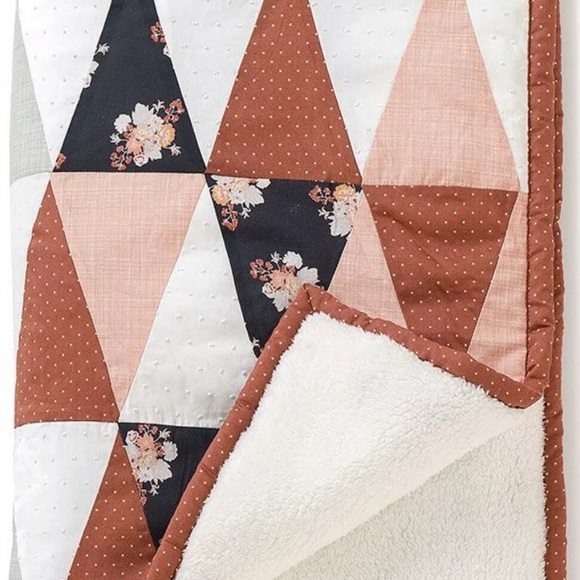 NIP/NWT Matilda Jane/ Joanna Gaines Quilt - Picture 5 of 5